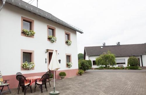 Hontheim House | Hontheim Farmhouse Retreat