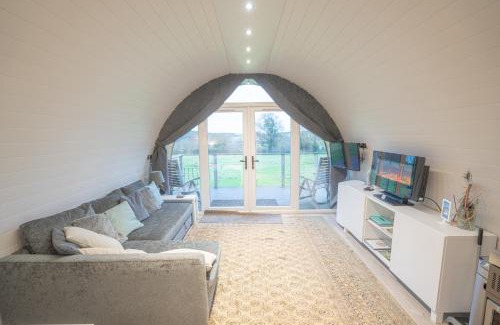 Barrow upon Trent House | Hood Lane Farm - The Pod - Luxury Glamping Holiday Lodge