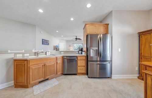 Moneta Villa | "Hook, Wine, and Sinker" Large 5-bed lakefront villa-pool, hot tub, and courts