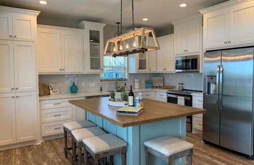 Crystal Beach Cabin | Hook, Wine, & Sinker - Crystal Beach, TX - Charming 3-bedroom Vacation Getaway!