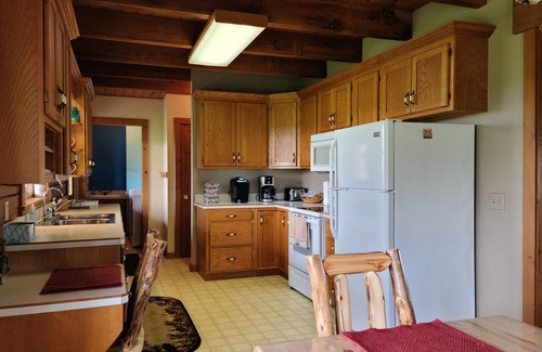 Goshen House | Hoosier Comfort Retreat on Lazy Willow Pond; Rustic, Private, Country Haven 10+