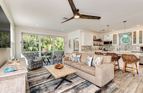 Anna Maria House | Hop, Skip and a Beach - 4Bed Pool Home in Anna Maria City - By Island Real Estat