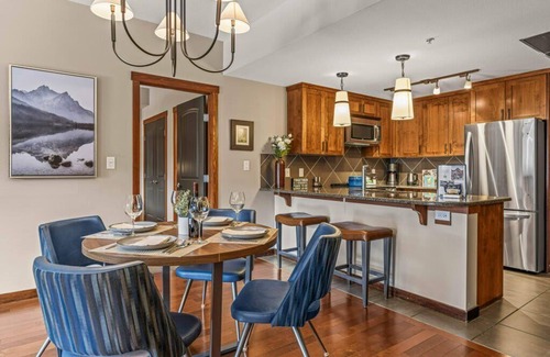Canmore Condo | Hope Peak Hydeaway at Stoneridge