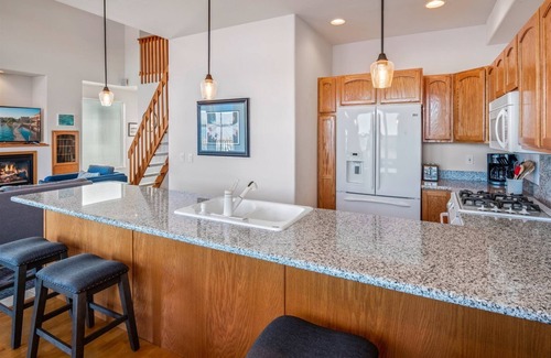 East Hope House | Hope Waterfront Condo at Holiday Shores | Waterfront View
