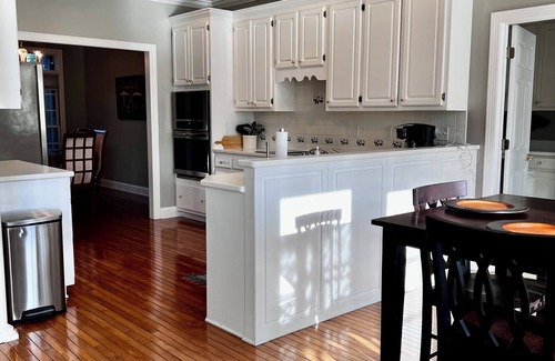 Winchester House | Hopkins Point Lake View