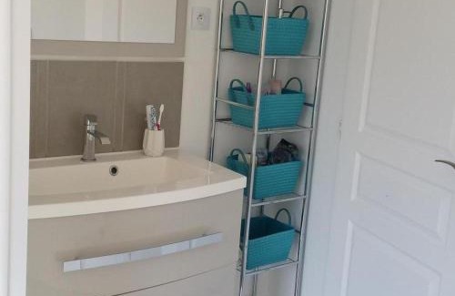 Caramany House | Horizon Caramany : un havre de douceur, vue lac !
