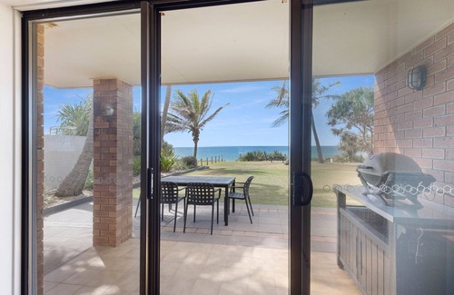 Bargara Apartment | Horizons 1 Direct Ocean access