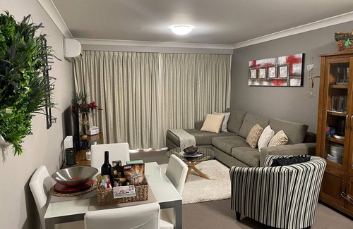 Jindabyne Apartment | Horizons 214 Beautiful self-contained lakefront studio apartment: Couples Only