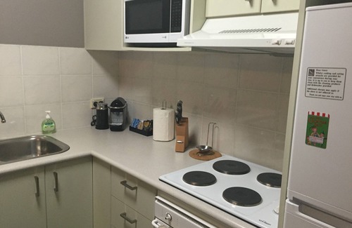 Jindabyne Apartment | Horizons 214 Beautiful self-contained lakefront studio apartment: Couples Only
