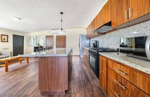 Buenavista House | Horizonte Sereno.nSoñaras despierto con el cantar de las olas y la vista al mar