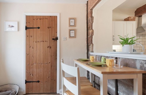 Rushton Spencer Cottage | HORSE SHOE COTTAGE, pet friendly, character holiday cottage in Leek
