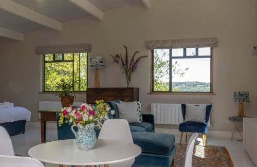 Axminster House | Horseshoe Barn