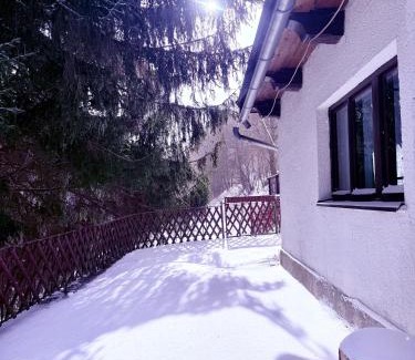 Pec pod Snezkou Cabin | Horská chata Eliška