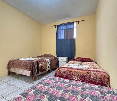 San Pedro La Laguna Hotel | Hospedaje El Paraíso