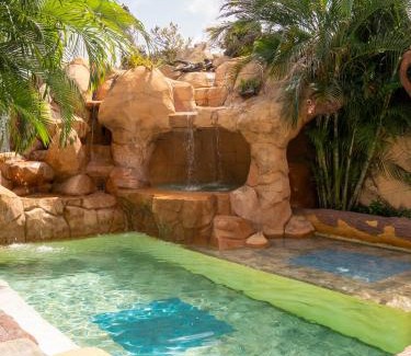 Punta Hansa Hotel | Hospedaje Solymar Sarie Bay