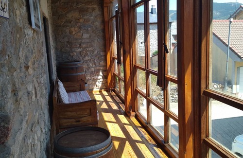 Puebla de Lillo Cottage | Hospital del Caminante I. 4 Bedrooms with double bed and bathroom. 8+1 (9p)