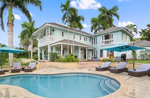 Montego Bay Villa | Hospitality Expert Ultra: 11BR, Pool, Beach, Chef