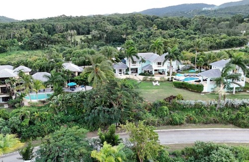 Montego Bay Villa | Hospitality Expert Ultra: 11BR, Pool, Beach, Chef