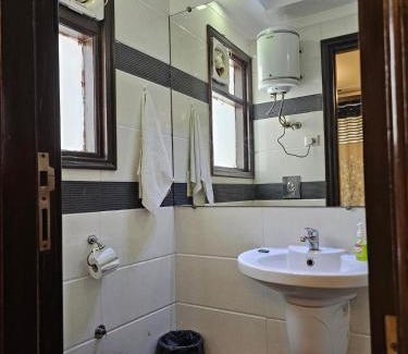 Greater Kailash Apartment | Host my stay 3Bhk House! Greater kailash 1