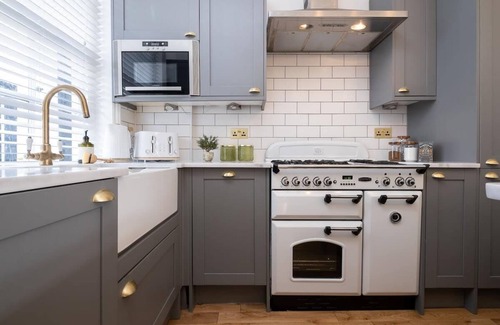 Rottingdean House | Host & Stay | Olde Place Cottage