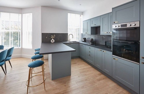 Harrogate City Centre House | Host & Stay | Parkside Villa