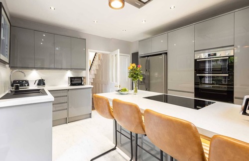 Holestone Moor House | Host & Stay | Rock End