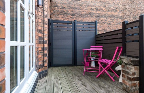 Hope Street House | Host & Stay | The Pilgrim Coach House