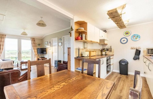 Norwich Cottage | Host & Stay | Wylaway