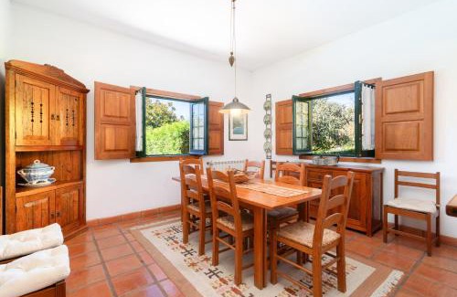 Arcos de Valdevez House | Host Wise - Countryside Escape with Pool and Tennis Court