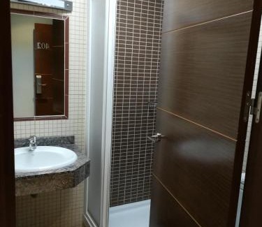 Barajas House | Hostal Avenida Barajas