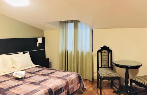 Miraflores House | Hostal Carlos Tenaud