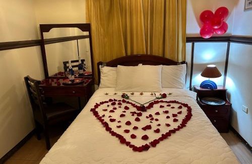 La Mariscal House | Hostal CASA FRANCISCANA