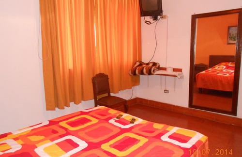 Santiago de Surco Hotel | Hostal Cesar Alberto