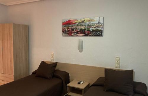 Oeste House | Hostal Conde David