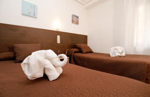 Oeste House | Hostal Conde David