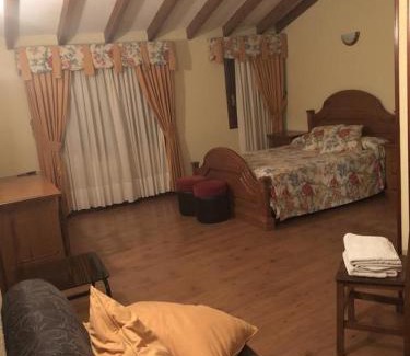 Cilleruelo de Bezana House | HOSTAL EL ESCUDO
