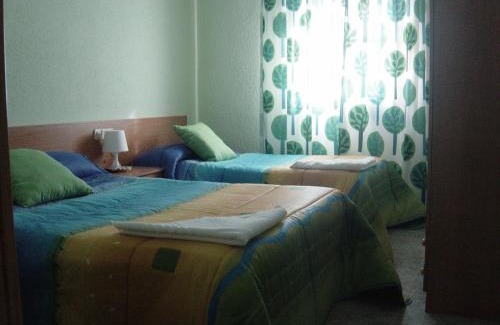 Barajas House | Hostal Emilio Barajas
