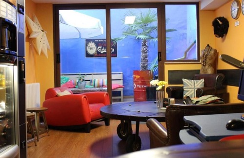 Old Town Hotel | Hostal Erasmus by gaiarooms