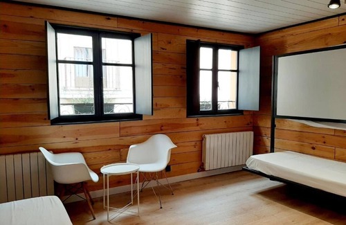 Old Town Hotel | Hostal Erasmus by gaiarooms