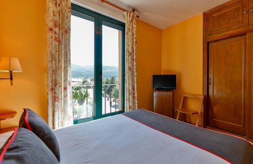 Valsain House | Hostal la Chata by Vivere Stays