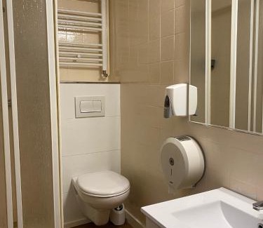 Cardedeu House | HOSTAL GALICIA CARDEDEU