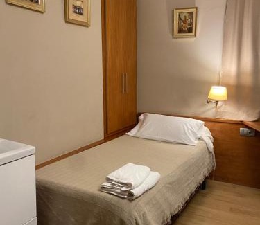 Cardedeu House | HOSTAL GALICIA CARDEDEU