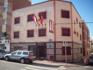 San Sebastian de los Reyes House | Hostal Juan XXIII