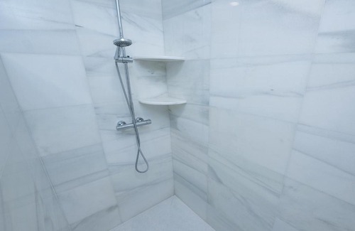 Torrejon de Ardoz House | Hostal La Carretera