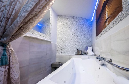 Torrejon de Ardoz House | Hostal La Carretera