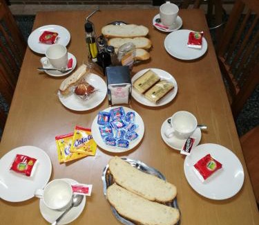 Camarmena House | Hostal Poncebos