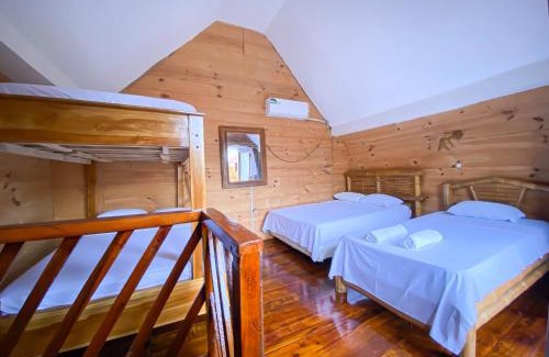 Puerto Lopez House | Hostal Tortuga Dorada