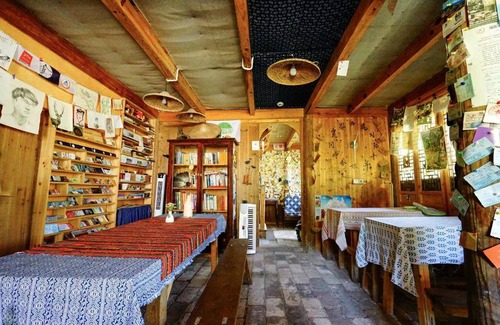 Yi County Hostel | Hostel ∙ 8 guests