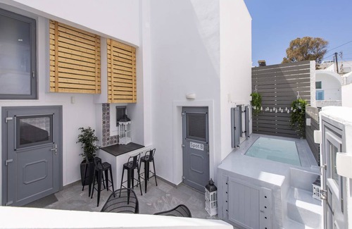 Fira Hostel | Hostel ∙ 8 guests