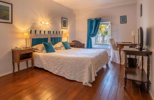 Villeneuve-de-Riviere Hotel | Hostellerie des Cèdres